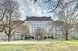 Viennaslide-00424639f Wien, Gemeindebau des 'Roten Wien' - Vienna, Council Tenement Block, 'Red Vienna', Fuchsenfeldhof, Längenfeldgasse 68, Heinrich Schmid und Hermann Aichinger 1925