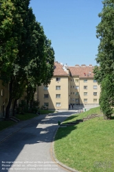 Viennaslide-00426552 Wien, Gemeindebau des 'Roten Wien' - Vienna, Council Tenement Block, 'Red Vienna', Siedlung auf der Schmelz, sogenannter 'Planschbeckenbau', Gablenzgasse 101-107, Possingergasse, Hugo Meyer 1919–1924