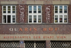 Viennaslide-00428355 Wien, Gemeindebau des 'Roten Wien' - Vienna, Council Tenement Block, 'Red Vienna', Quarin Hof, Quaringasse 16, Hans Jaksch & Siegfried Theiss 1925, Frauenreliefs von Ferdinand Opitz