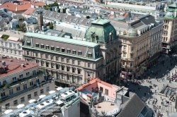 Viennaslide-01000315 Wienpanorama, Blick vom Stephansdom auf die Innenstadt, Graben und Stock-im-Eisen-Platz, Palais Equitable in Bildmitte