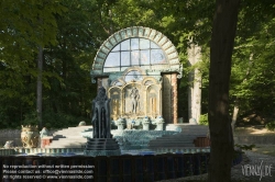 Viennaslide-01052308 Brunnen von Ernst Fuchs im Garten der Villa Wagner, Nymphäum Omega - Fontain by Ernst Fuchs located in the Garden of Villa Wagner