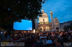 Viennaslide-01081184 Wien, Karlsplatz, Kino unter Sternen - Vienna, Summer Cinema in Front of St.Charles Church
