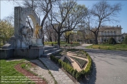 Viennaslide-01090202 Wien, Stadtpark, Johann Strauss, Ausgangsbeschränkung gegen die Ausbreitung des Coronavirus - Vienna, Stadtpark, Johann Strauss, curfew because of Corona Virus