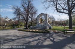 Viennaslide-01090203 Wien, Stadtpark, Johann Strauss, Ausgangsbeschränkung gegen die Ausbreitung des Coronavirus - Vienna, Stadtpark, Johann Strauss, curfew because of Corona Virus