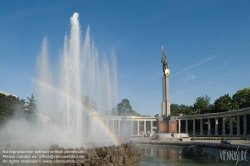 Viennaslide-01092438 Wien, Heldendenkmal der Roten Armee und Hochstrahlbrunnen am Schwarzenbergplatz - Vienna, Russian Monument