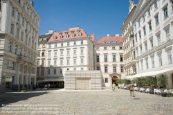 Viennaslide-01092812 Wien, Judenplatz, Holocaust-Denkmal von Rachel Whiteread - Vienna, Holocaust Memorial by Rachel Whiteread