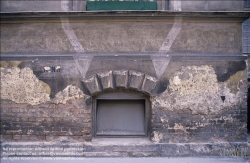 Viennaslide-01108125 Wien, Hinweis auf Luftschutzkeller (LSK) oder Notausgänge (NA) aus der Zeit des Bombenkriegs, Garnisongasse