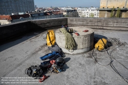 Viennaslide-01108321 Wien, Flakturm, Industriekletterer - Vienna, Flak Tower, Professional Climbers