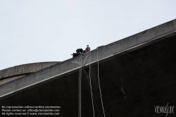 Viennaslide-01108346 Wien, Flakturm, Industriekletterer - Vienna, Flak Tower, Professional Climbers