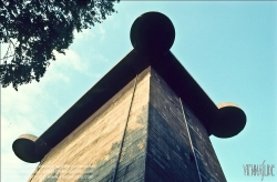 Viennaslide-01108604 Wien, Flakturm (Leitturm) Esterhazypark, historische Aufnahme um 1985 // Vienna, Flak Tower Esterhazypark around 1985