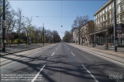 Viennaslide-01110105 Wien, Ausgangsbeschränkung gegen die Ausbreitung des Coronavirus, Verkehrsfreie Ringstraße - Vienna, curfew because of Corona Virus, Car Free Ringstrasse