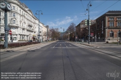 Viennaslide-01110106 Wien, Ausgangsbeschränkung gegen die Ausbreitung des Coronavirus, Verkehrsfreie Ringstraße - Vienna, curfew because of Corona Virus, Car Free Ringstrasse