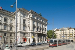 Viennaslide-01110235 Wien, Schwarzenbergplatz, Palais Wertheim und Straßenbahn der Linie D