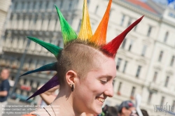 Viennaslide-01110805 Wien, Regenbogenparade 2010 - Vienna, Rainbow Parade 2010