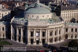 Viennaslide-01115030 Wien, Ringstraße, Blick vom Rathausturm auf das Burgtheater - Vienna, Ringstrasse, Burgtheater