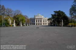 Viennaslide-01115048 Wien, wegen COVID-19 menschenleerer Rathausplatz und Burgtheater // Vienna, deserted Rathausplatz and Burgtheater due to COVID-19