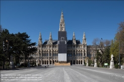 Viennaslide-01116065 Wien, wegen COVID-19 menschenleerer Rathausplatz // Vienna, deserted Rathaus Square due to COVID-19