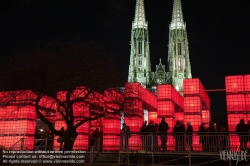 Viennaslide-01118905 Wien, Kunstinstallation und Weihnachtsmarkt Kubik vor der Votivkirche