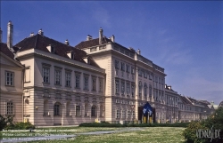 Viennaslide-01259148 Wien, Messepalast (heute Museumsquartier) vor dem Umbau, 1991, Fischer von Erlach-Trakt