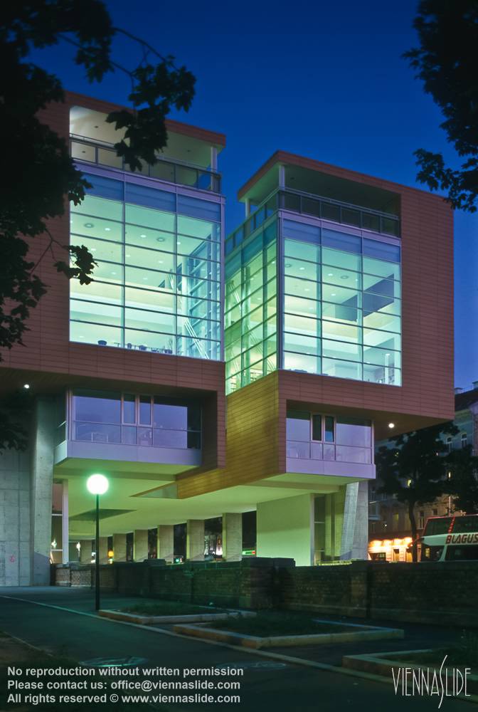 Viennaslide 03669138 jpg