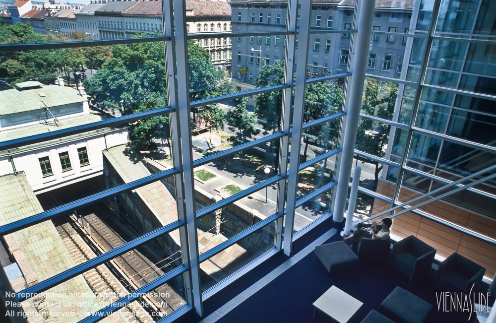 Viennaslide 03669149 jpg