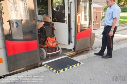 Viennaslide-02000001 Wien, Rollstuhlrampe bei einer Straßenbahn Type ULF