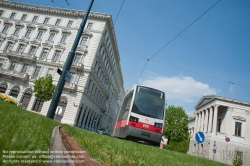 Viennaslide-02459225 Wien, Straßenbahn auf Rasengleis