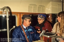 Viennaslide-02460120 Wien, Straßenbahn, Wiens letzter Schaffner, 20.12.1996 auf Linie 46 - Vienna, Tramway, the last Conductor, December 20, 1996 on Line 46