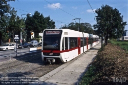 Viennaslide-02719194 Wien, U-Bahn-Triebwagen der Type T auf Straßenbahngleisen - Vienna, Tramway