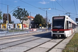 Viennaslide-02719199 Wien, U-Bahn-Triebwagen der Type T auf Straßenbahngleisen - Vienna, Tramway