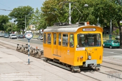 Viennaslide-02719207 Wien, Straßenbahn, Hilfsfahrzeug schleppt Drehgestelle - Vienna, Tramway, Works Car
