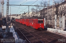 Viennaslide-03690010 Wien, Stadtbahn, Gürtellinie, alter Stadtbahnzug durchfährt die Baustelle der Station Thaliastraße, 1987