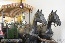 Viennaslide-03726414 Das Wiener Straßenbahnmuseum ist ein dem öffentlichen Verkehr gewidmetes Museum in Wien und das größte Straßenbahnmuseum der Welt. Der Schwerpunkt der Sammlung liegt in einer möglichst kompletten Dokumentation originaler historischer Straßenbahnfahrzeuge und Autobusse. Das Museum zählt zu den umfangreichsten Originalsammlungen weltweit.