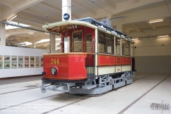 Viennaslide-03726440 Das Wiener Straßenbahnmuseum ist ein dem öffentlichen Verkehr gewidmetes Museum in Wien und das größte Straßenbahnmuseum der Welt. Der Schwerpunkt der Sammlung liegt in einer möglichst kompletten Dokumentation originaler historischer Straßenbahnfahrzeuge und Autobusse. Das Museum zählt zu den umfangreichsten Originalsammlungen weltweit.