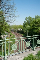 Viennaslide-03823101 Erstmals eröffnet 1898 als Teil der Stadtbahn von Otto Wagner, 1932 Einstellung des Personenverkehrs, nach langem Dornröschenschlaf am 31.5.1987 nach vorbildlicher Renovierung wiedereröffnet