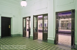 Viennaslide-03825048 Erstmals eröffnet 1898 als Teil der Stadtbahn von Otto Wagner, 1932 Einstellung des Personenverkehrs, nach langem Dornröschenschlaf am 31.5.1987 nach vorbildlicher Renovierung wiedereröffnet