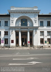 Viennaslide-03825106 Erstmals eröffnet 1898 als Teil der Stadtbahn von Otto Wagner, 1932 Einstellung des Personenverkehrs, nach langem Dornröschenschlaf am 31.5.1987 nach vorbildlicher Renovierung wiedereröffnet