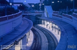 Viennaslide-03828014 Erstmals eröffnet 1898 als Teil der Stadtbahn von Otto Wagner, 1932 Einstellung des Personenverkehrs, nach langem Dornröschenschlaf am 31.5.1987 nach vorbildlicher Renovierung wiedereröffnet