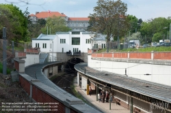 Viennaslide-03828113 Erstmals eröffnet 1898 als Teil der Stadtbahn von Otto Wagner, 1932 Einstellung des Personenverkehrs, nach langem Dornröschenschlaf am 31.5.1987 nach vorbildlicher Renovierung wiedereröffnet
