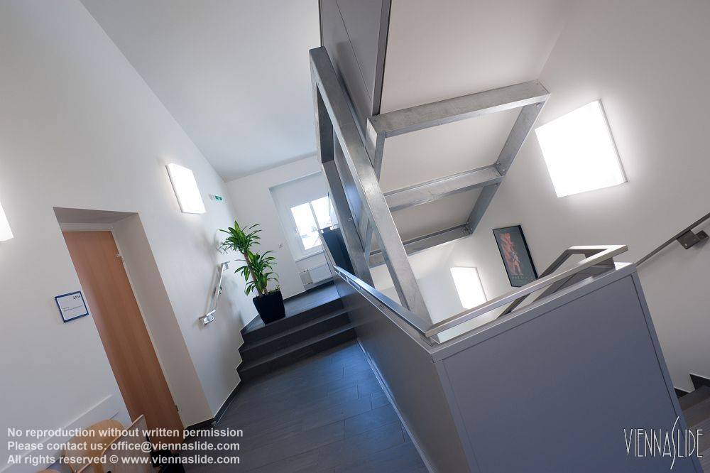 Viennaslide 04361147 jpg