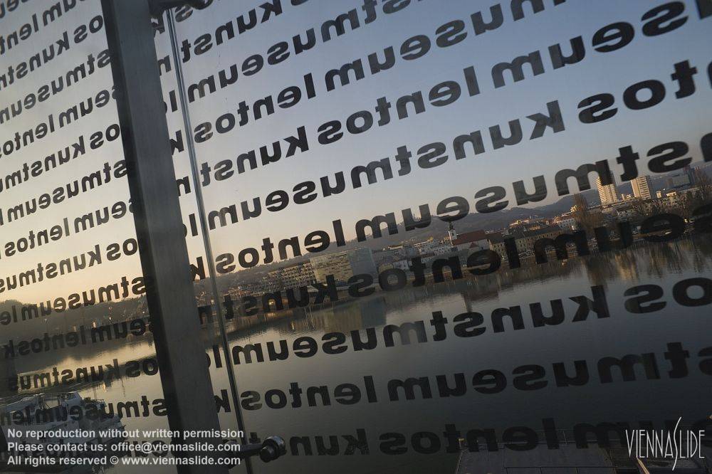 Viennaslide 04411402 jpg