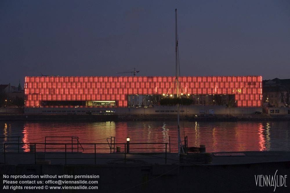 Viennaslide 04411406 jpg