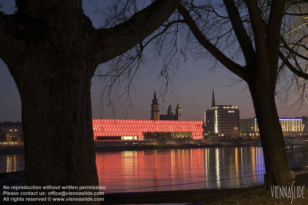 Viennaslide 04411409 jpg