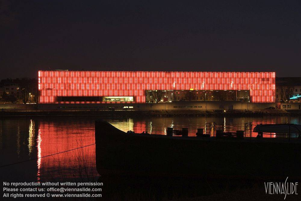 Viennaslide 04411413 jpg