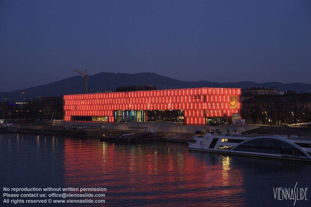 Viennaslide 04411419 jpg