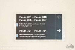 Viennaslide-04204668 Justizzentrum Korneuburg, Gerichtsgebäude; Das Justizzentrum Korneuburg ist ein Gerichts- und Gefängniskomplex in der niederösterreichischen Stadt Korneuburg. Seit dem Jahr 2012 befinden sich in zwei Gebäuden, die unterirdisch durch einen Gang miteinander verbunden sind, zum einen das Bezirks- und das Landesgericht mit zugehöriger Staatsanwaltschaft, zum anderen die Justizanstalt Korneuburg, ein Gerichtliches Gefangenenhaus.