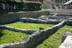 Viennaslide-04222217 Das Museum Carnuntinum in Bad Deutsch-Altenburg in Niederösterreich ist Teil und als sogenanntes Schatzhaus auch das Kernstück der ehemaligen Römerstadt Carnuntum. Es hat Geschichte und das Alltagsleben des antiken Legionslagers und der antiken Zivilstadt von Carnuntum zum Thema und präsentiert in seiner Ausstellung hauptsächlich Fundstücke aus den Grabungen auf diesen Plätzen. Mit über 2 Millionen Fundstücken im Depot ist es das größte Römermuseum in Österreich.