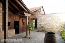 Viennaslide-04222223 Das Museum Carnuntinum in Bad Deutsch-Altenburg in Niederösterreich ist Teil und als sogenanntes Schatzhaus auch das Kernstück der ehemaligen Römerstadt Carnuntum. Es hat Geschichte und das Alltagsleben des antiken Legionslagers und der antiken Zivilstadt von Carnuntum zum Thema und präsentiert in seiner Ausstellung hauptsächlich Fundstücke aus den Grabungen auf diesen Plätzen. Mit über 2 Millionen Fundstücken im Depot ist es das größte Römermuseum in Österreich.