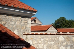 Viennaslide-04222231 Das Museum Carnuntinum in Bad Deutsch-Altenburg in Niederösterreich ist Teil und als sogenanntes Schatzhaus auch das Kernstück der ehemaligen Römerstadt Carnuntum. Es hat Geschichte und das Alltagsleben des antiken Legionslagers und der antiken Zivilstadt von Carnuntum zum Thema und präsentiert in seiner Ausstellung hauptsächlich Fundstücke aus den Grabungen auf diesen Plätzen. Mit über 2 Millionen Fundstücken im Depot ist es das größte Römermuseum in Österreich.