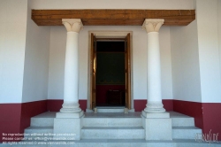 Viennaslide-04222242 Das Museum Carnuntinum in Bad Deutsch-Altenburg in Niederösterreich ist Teil und als sogenanntes Schatzhaus auch das Kernstück der ehemaligen Römerstadt Carnuntum. Es hat Geschichte und das Alltagsleben des antiken Legionslagers und der antiken Zivilstadt von Carnuntum zum Thema und präsentiert in seiner Ausstellung hauptsächlich Fundstücke aus den Grabungen auf diesen Plätzen. Mit über 2 Millionen Fundstücken im Depot ist es das größte Römermuseum in Österreich.